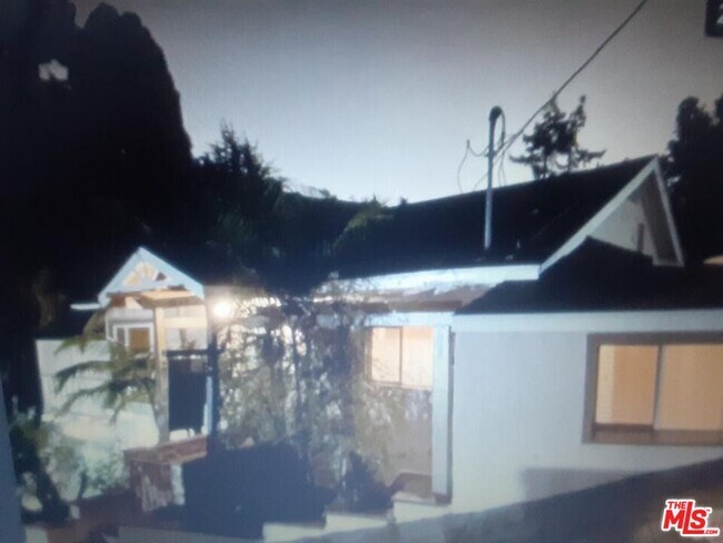 Building Photo - 1552 Crater Ln