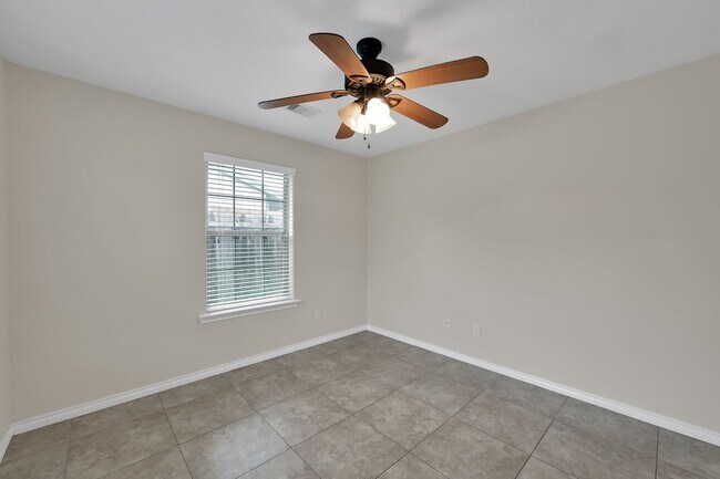 Building Photo - 170 S Bend Ct