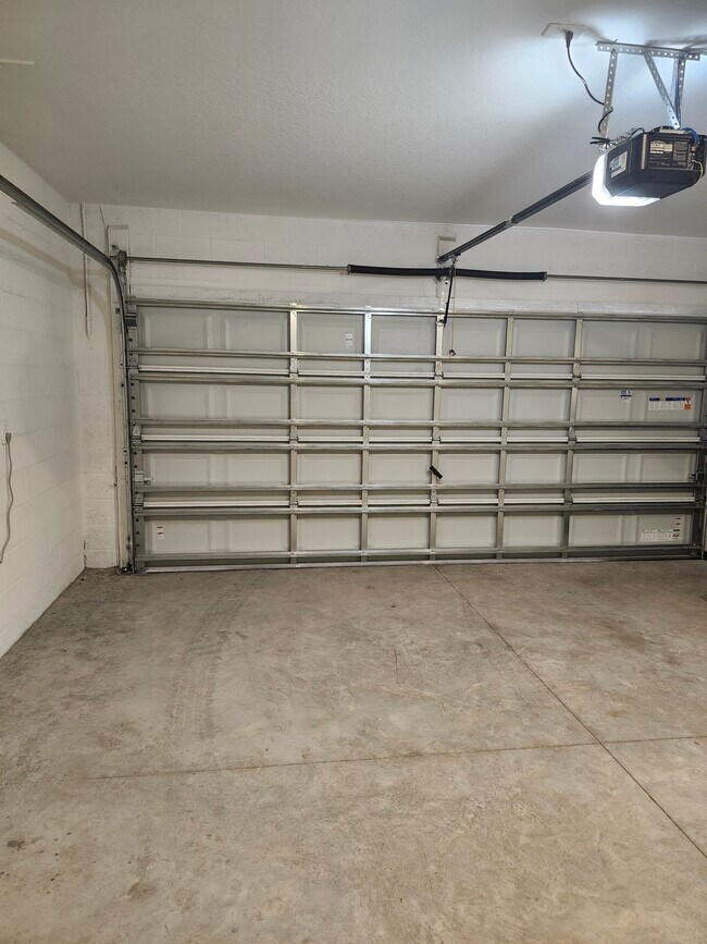 Building Photo - 2291 Blue Grosbeak Pl