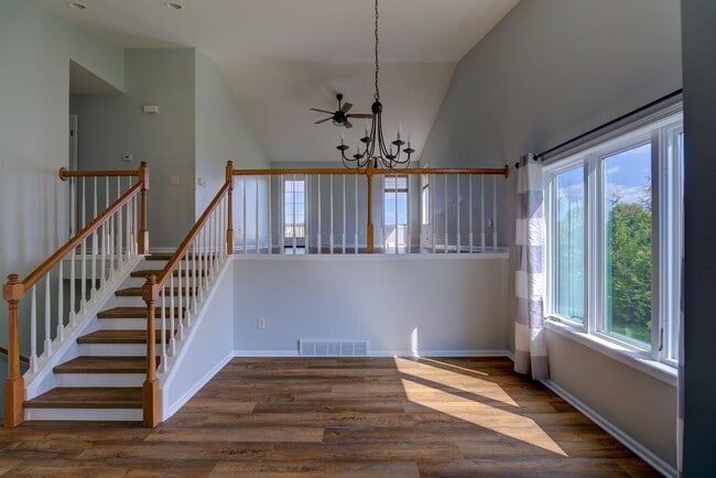 Building Photo - 2770 Sunflower Dr