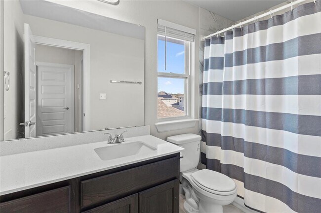 Building Photo - 113 Stone Crk Dr