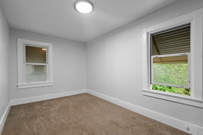 Building Photo - 3821 Hoiles Ave