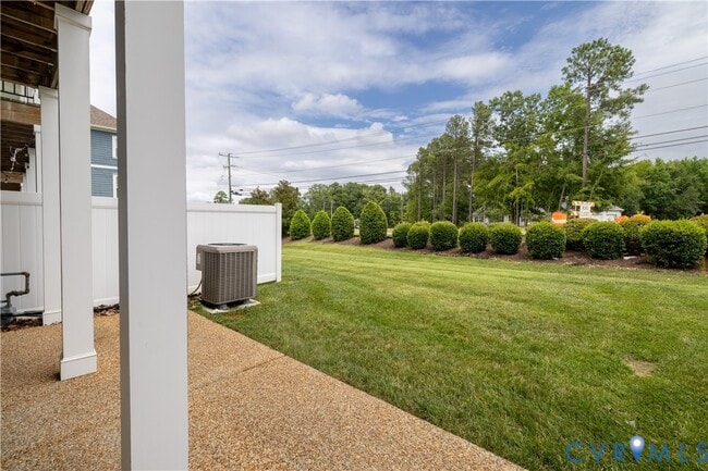 Building Photo - 11443 Hayloft Ln