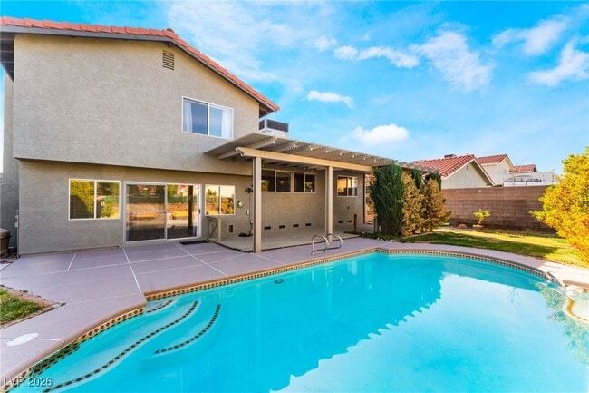 Building Photo - 8704 Isola Dr