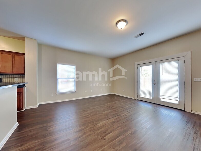 Building Photo - 400 Stoney Field Dr
