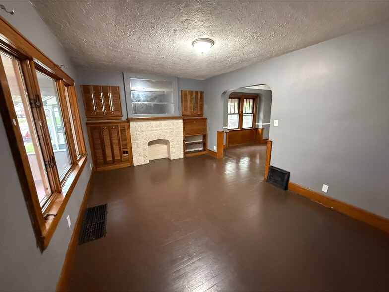 Building Photo - 140 Brighton Dr