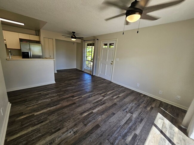 Primary Photo - Upstairs 2/1.5-bedroom North Kihei Condo