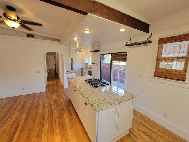 Building Photo - BEAUTIFUL 4BD - 3BA SINGLE STORY HOUSE WITH PRIVATE LAUNDRY AND DETACHED 2 CAR GARAGE