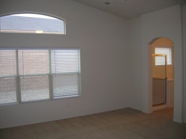 Building Photo - Beautiful 4 Bedroom Home in Rio Rancho