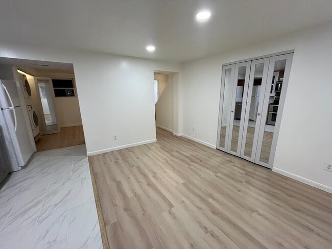 Building Photo - 9241 Pinenut Ct