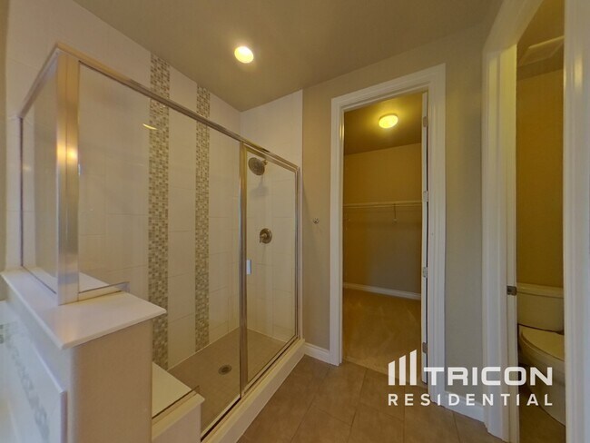 Building Photo - 7232 Rim Bluff Ln