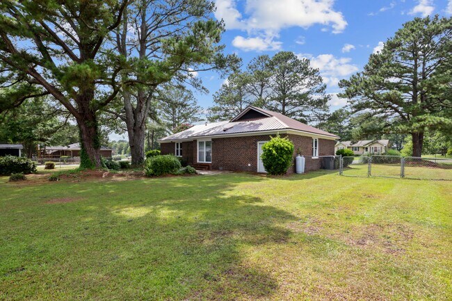 Building Photo - 118 Randall Ln