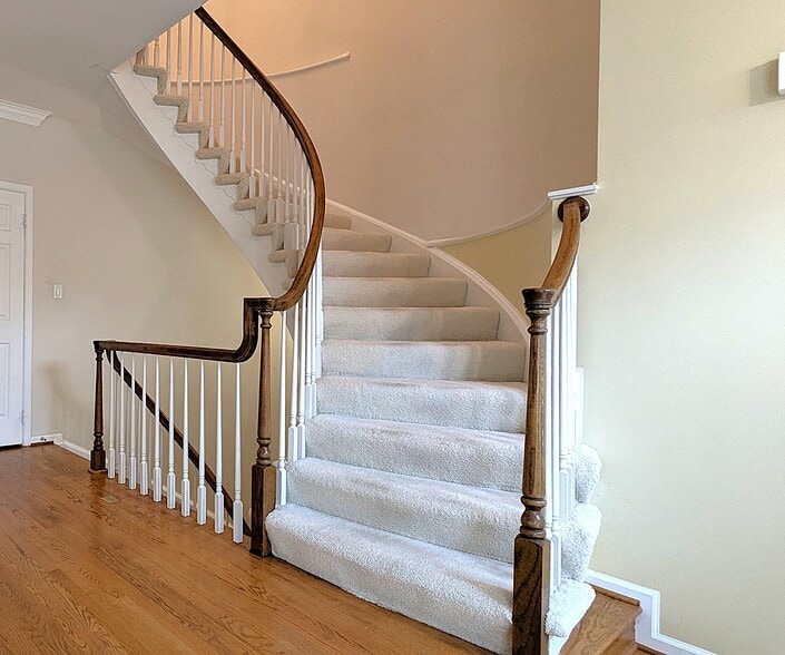 Building Photo - 1379 Heritage Oak Way