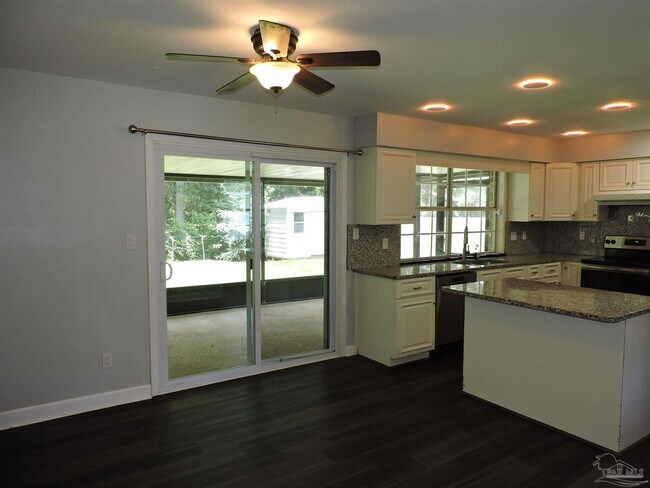 Building Photo - 7674 Old Hickory Dr