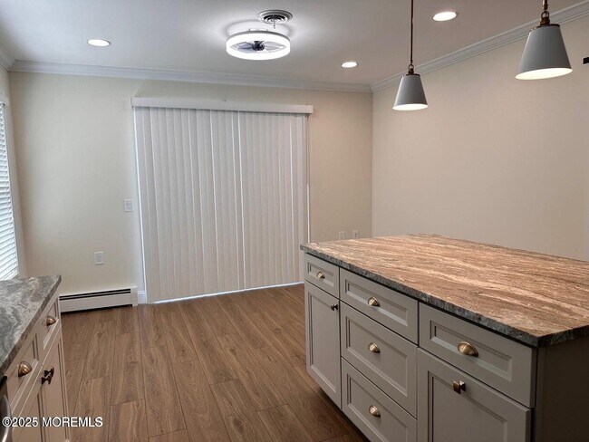 Building Photo - 7 Carlsbad Dr