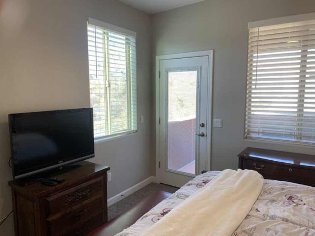 Building Photo - 4261 N Red Sun Pl