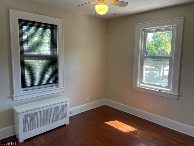 Building Photo - 184 N Bridge St