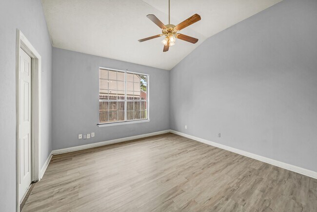 Building Photo - 15007 Chestnut Falls Dr