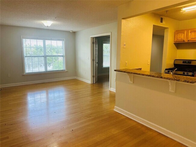 Building Photo - 2071 Dixie Belle Dr