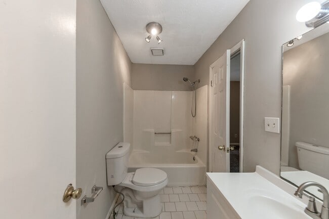 Building Photo - 8541 Westchester Dr