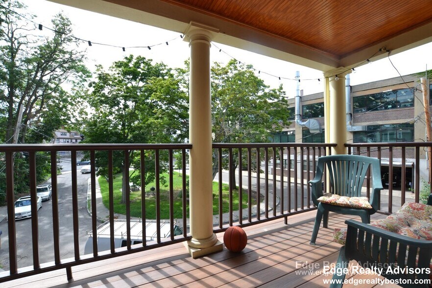 Building Photo - 33 Wilson Park