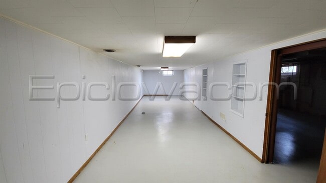 Building Photo - 143 Crestridge Dr NW