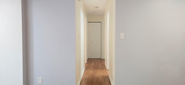 Building Photo - 10188 SW 53rd Ct