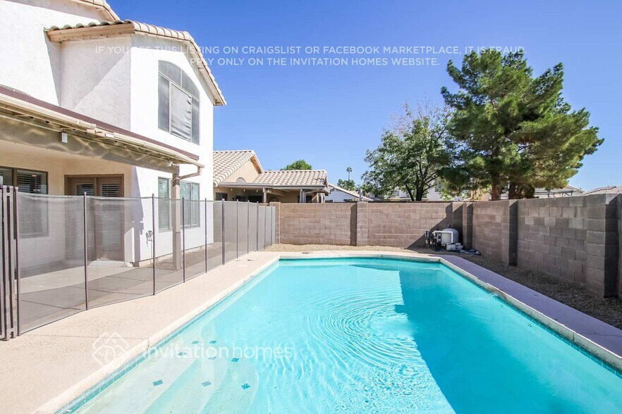 Building Photo - 8255 W Willow Ave