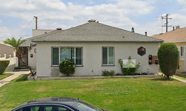 Primary Photo - 2405 W Via Corona