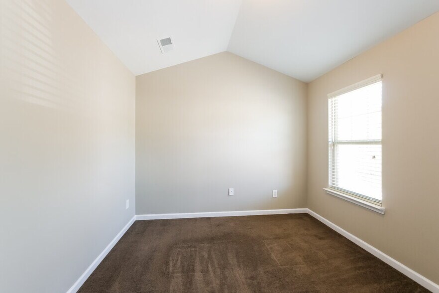 Building Photo - 244 Bandelier Cir