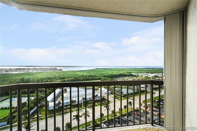 Building Photo - 9550 S Ocean Dr