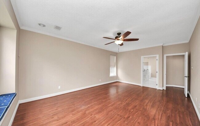 Building Photo - 1003 Clarenda Falls Dr