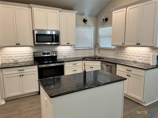 Building Photo - 620 Holstein Dr