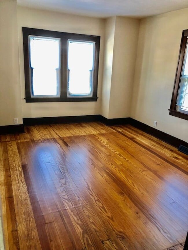 Building Photo - Charming Completely Remodeled Home!