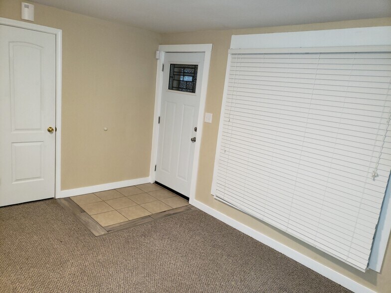 Building Photo - 1703 Wright Blvd