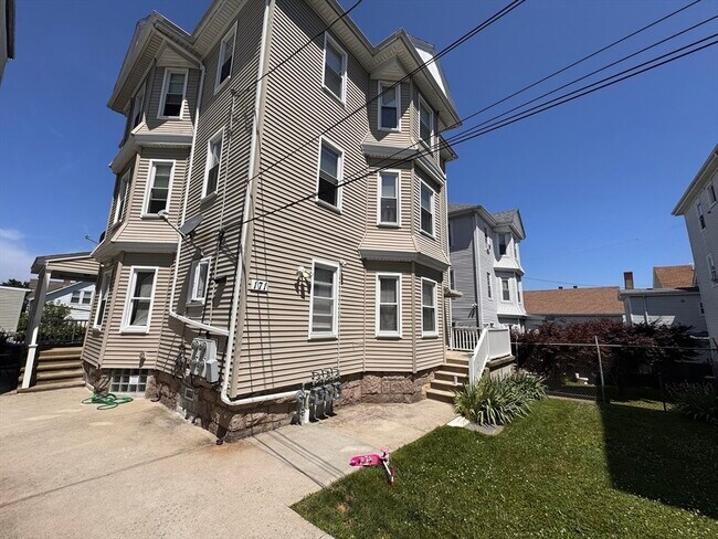 Building Photo - 171 Hunter St