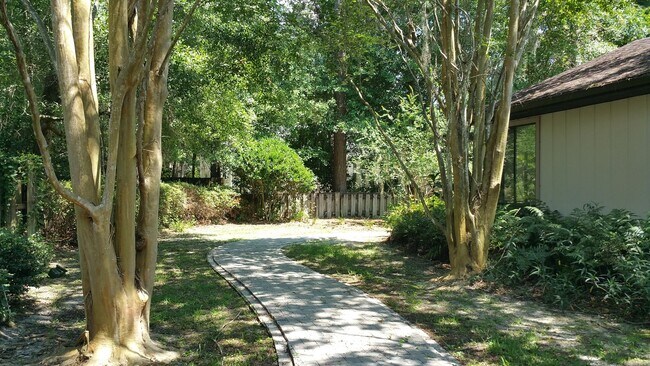 Building Photo - **4431 NW 53rd Street (Huntington)