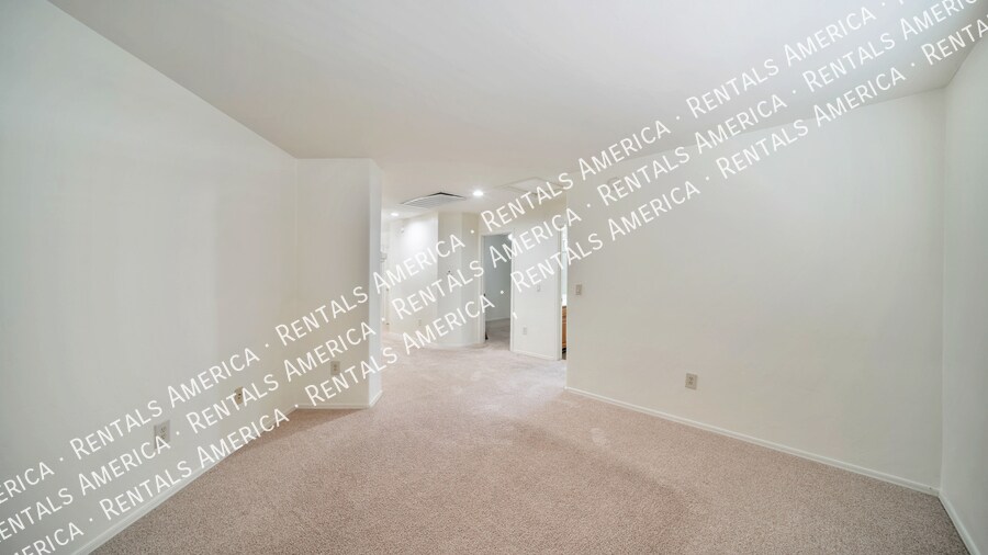 Building Photo - 15400 S Camino Agua Azul