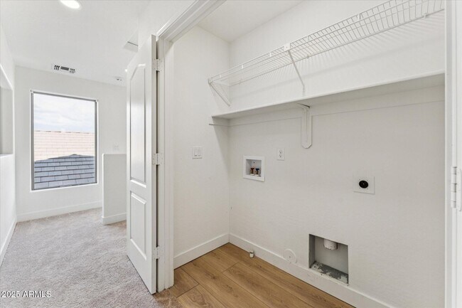 Building Photo - 9934 E Empress Ave