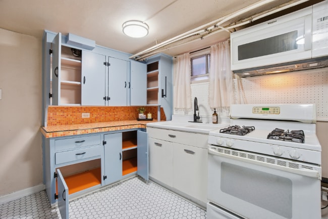 Building Photo - 753 Bellaire St