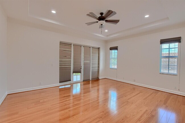 Building Photo - 8290 NW 105th Ln