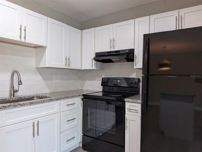 Building Photo - 562 Flemming Way