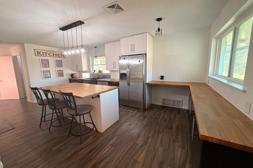 Building Photo - 809 NW 9th St