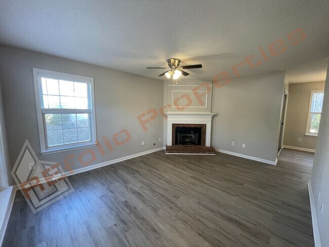 Building Photo - Charming 3-Bedroom Cul-de-Sac Home with Sc...