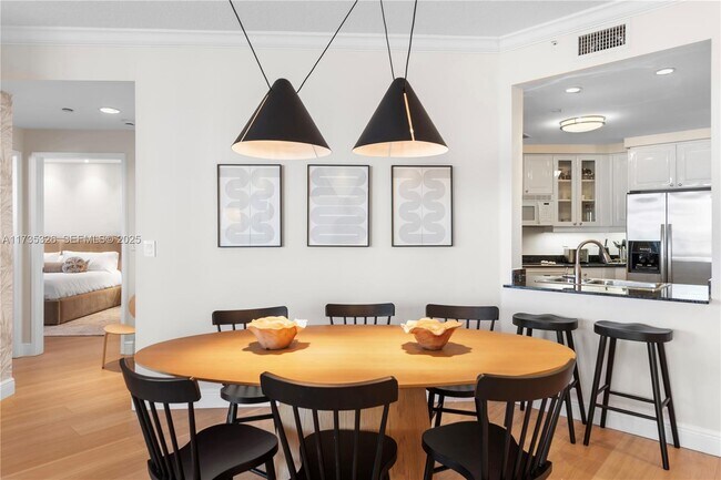 Building Photo - 705 Crandon Blvd