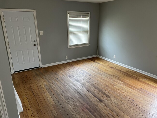 Building Photo - 18230 Mansfield St