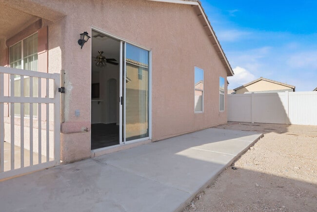 Building Photo - 2529 Rainbow Cactus Ct