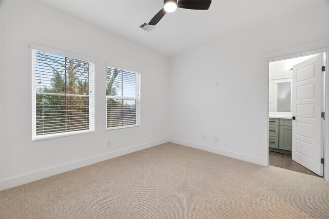 Building Photo - 314 Neyland St