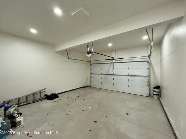 Building Photo - 105 Parkdale Dr