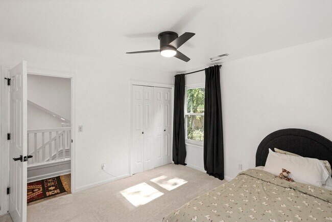Building Photo - 1009 Elmshade Ln
